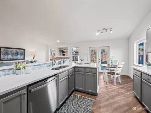 Kitchen - 508 Callendar St NW, Orting, WA 98360 photo 2 of 3