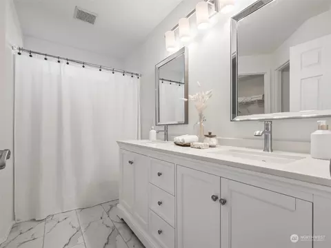 Bath - 508 Callendar St NW, Orting, WA 98360 photo 2 of 2
