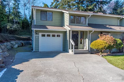 1252 NW Lanyard Loop #2, Oak Harbor, WA 98277