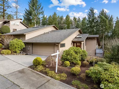 18 168th Ave NE, Bellevue, WA 98008