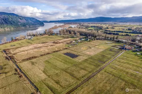 340 E Little Island Rd, Cathlamet, WA 98612