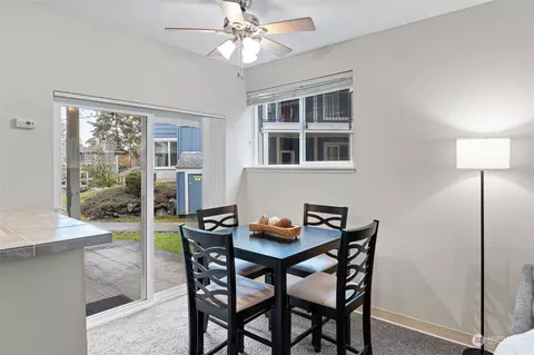 Dining - 3905 243rd Pl SE #M103, Bothell, WA 98021 photo 1 of 1