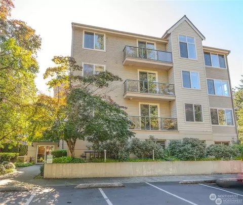 6831 NE 170th St #305, Kenmore, WA 98028