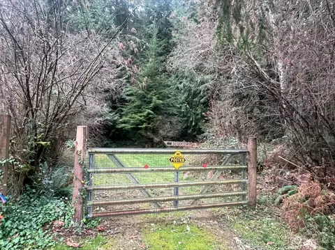 335 Sequoia Pl, Camano Island, WA 98282