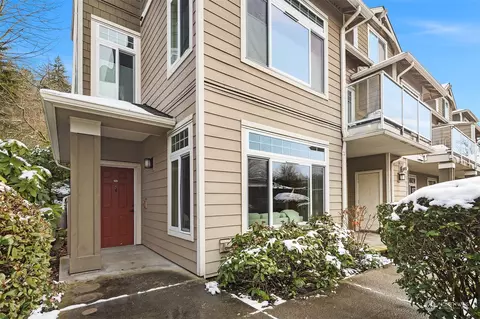 3500 E Lake Sammamish Pkwy SE # 2-106, Sammamish, WA 98075