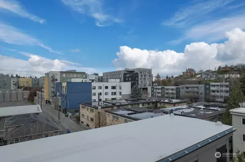 4828 40th Ave SW #A, Seattle, WA 98116