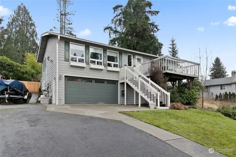 10006 Steamboat Island Rd NW, Olympia, WA 98502