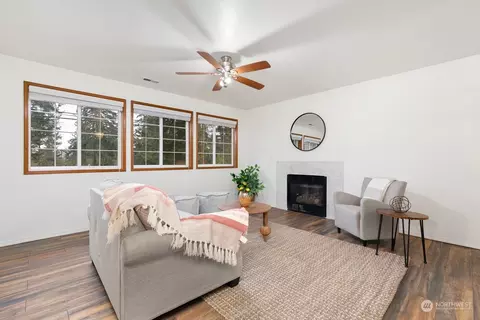 Living - 13530 Meadow, Everett, WA 98208 photo 6 of 6