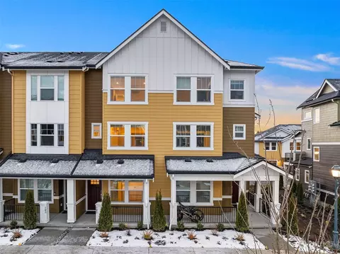 19322 NE 69th Cir #102, Redmond, WA 98052