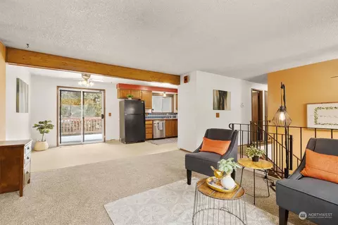 Living - 11617 37th Dr SE, Everett, WA 98208 photo 2 of 4