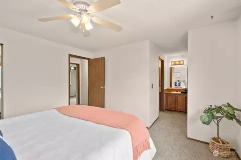 Bedroom - 11617 37th Dr SE, Everett, WA 98208 photo 2 of 4