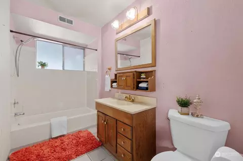 Bath - 11617 37th Dr SE, Everett, WA 98208 photo 3 of 3