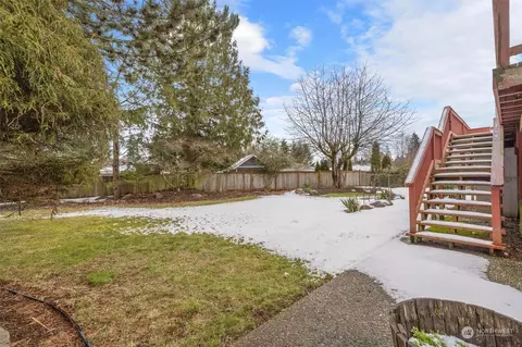 Exterior - 11617 37th Dr SE, Everett, WA 98208 photo 4 of 7