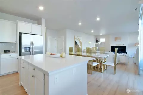 Kitchen - 933 14th Ave, Sultan, WA 98294 photo 3 of 3