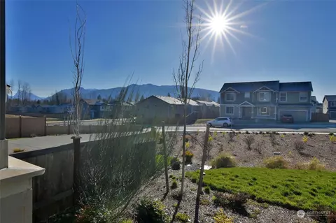 Exterior - 933 14th Ave, Sultan, WA 98294 photo 2 of 5