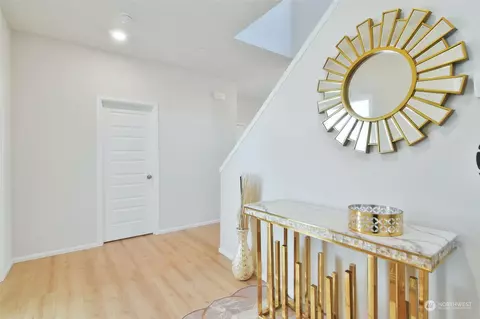Entry Way - 933 14th Ave, Sultan, WA 98294 photo 1 of 2
