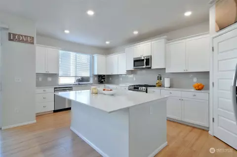 Kitchen - 933 14th Ave, Sultan, WA 98294 photo 1 of 3