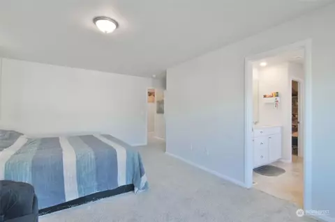 Bedroom - 933 14th Ave, Sultan, WA 98294 photo 1 of 4