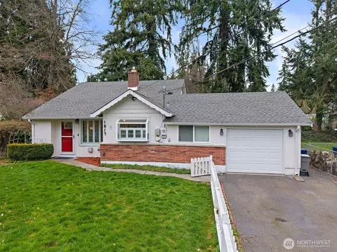 1917 205th St SW, Lynnwood, WA 98036