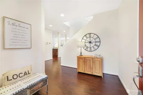 Entry Way - 4416 31st Ave SE, Everett, WA 98203 photo 1 of 1