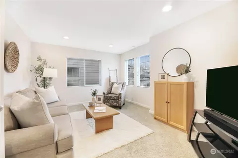 Living - 4416 31st Ave SE, Everett, WA 98203 photo 3 of 3