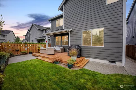 Exterior - 4416 31st Ave SE, Everett, WA 98203 photo 5 of 9