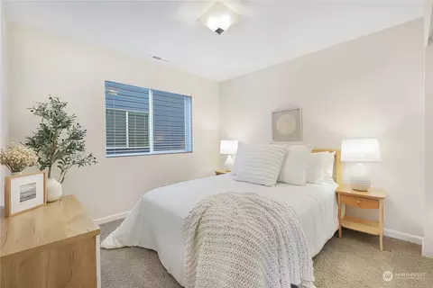 Bedroom - 4416 31st Ave SE, Everett, WA 98203 photo 3 of 4