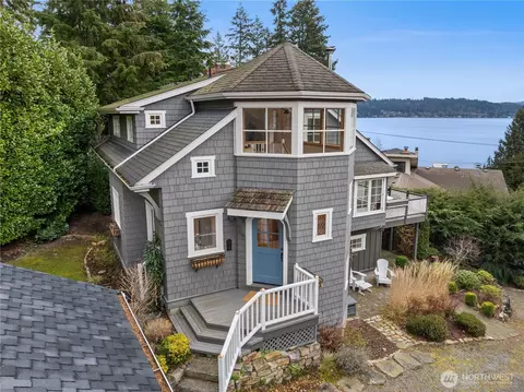 3265 W Lake Sammamish Pkwy SE, Bellevue, WA 98008