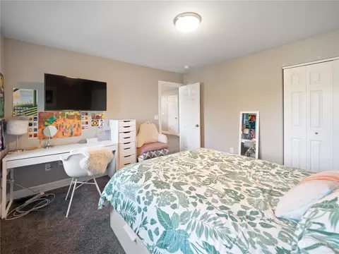 Bedroom - 1876 Shanon Ln, Enumclaw, WA 98022 photo 4 of 8