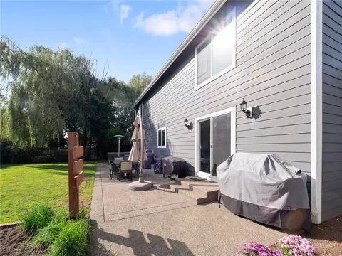 Exterior - 1876 Shanon Ln, Enumclaw, WA 98022 photo 8 of 11