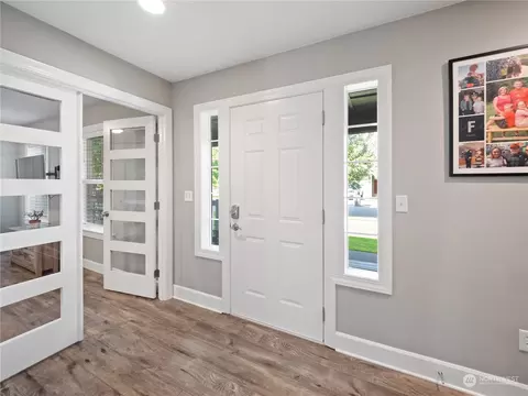 Entry Way - 1876 Shanon Ln, Enumclaw, WA 98022 photo 1 of 1