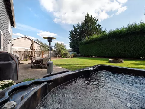 Exterior - 1876 Shanon Ln, Enumclaw, WA 98022 photo 9 of 11