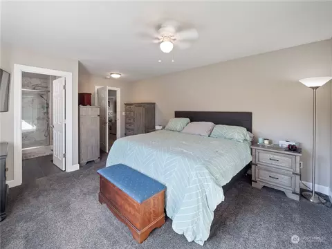Bedroom - 1876 Shanon Ln, Enumclaw, WA 98022 photo 7 of 8