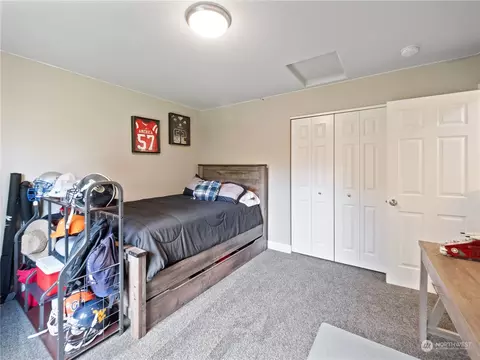 Bedroom - 1876 Shanon Ln, Enumclaw, WA 98022 photo 6 of 8