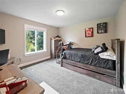 Bedroom - 1876 Shanon Ln, Enumclaw, WA 98022 photo 5 of 8