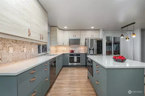 Kitchen - 2909 96th Pl SE, Everett, WA 98208 photo 2 of 2