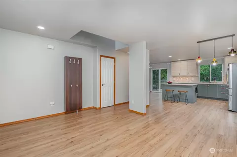 Entry Way - 2909 96th Pl SE, Everett, WA 98208 photo 2 of 2