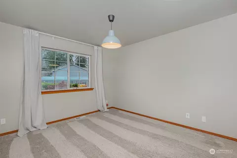 Bedroom - 2909 96th Pl SE, Everett, WA 98208 photo 3 of 4