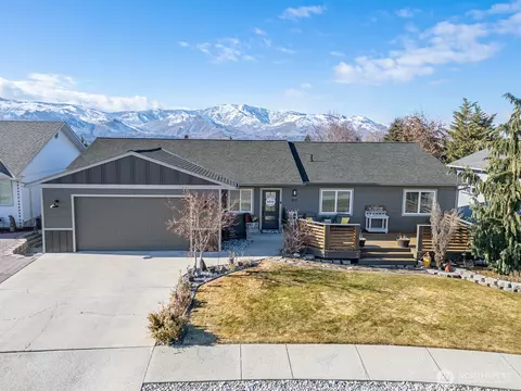 1013 N Harrison Ct, East Wenatchee, WA 98802
