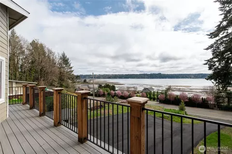 4090 NE North Shore Rd, Belfair, WA 98528