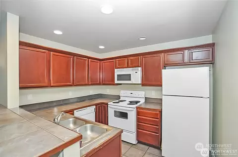 139 174th St E, Spanaway, WA 98387 photo 4