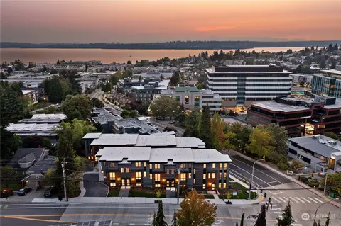 117 6th St #D, Kirkland, WA 98033