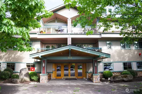 360 Knechtel Way NE #402, Bainbridge Island, WA 98110