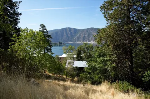 210 Boetzkes Ave, Manson, WA 98831