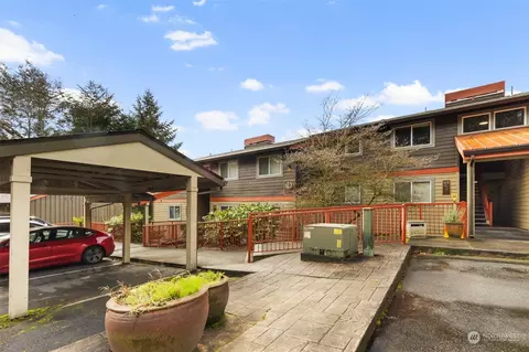 11058 NE 33rd Pl #D1, Bellevue, WA 98004