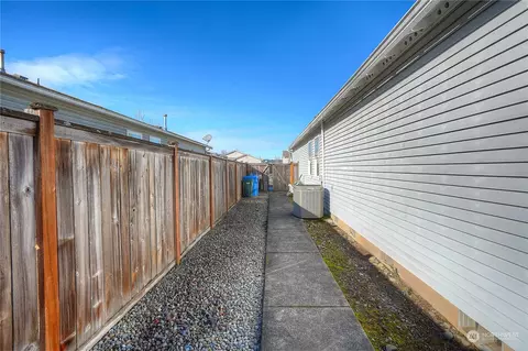 304 Nelsen St NE, Orting, WA 98360 photo 33