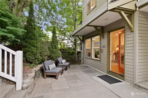 212 24th Ave E, Seattle, WA 98112 photo 2