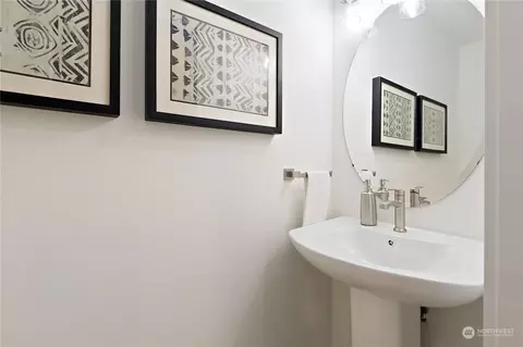 212 24th Ave E, Seattle, WA 98112 photo 5