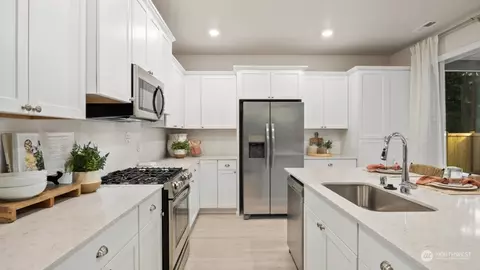 Kitchen - 19231 137th Avenue Ct E, Orting, WA 98360 photo 2 of 3