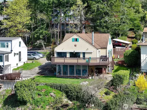2519 E Phinney Bay Pl, Bremerton, WA 98312